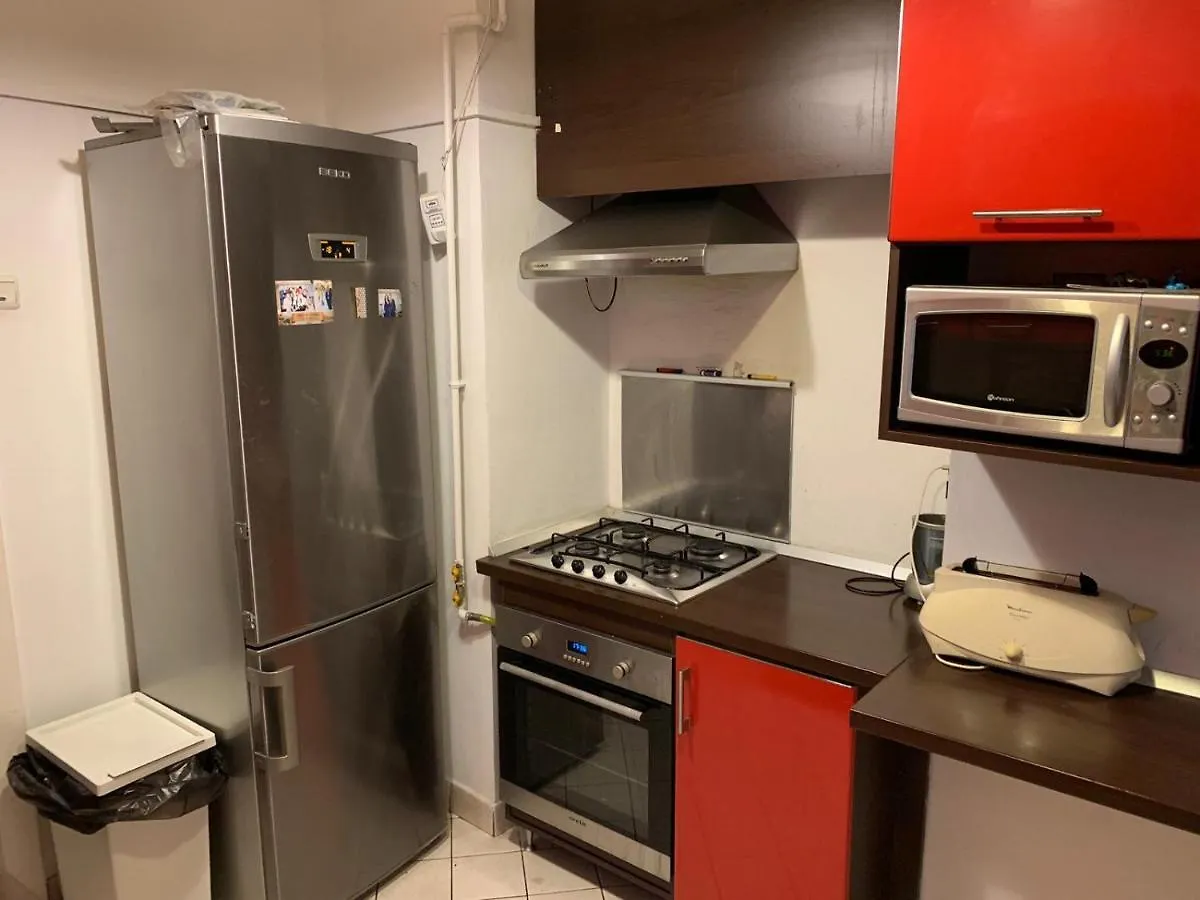 Gazde/Camere de închiriat La Casa De Danel Apartment Bucureşti